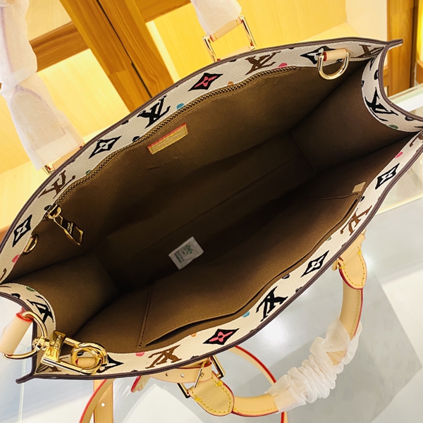 ルイヴィトンバッグ着用イメージ